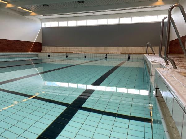 Lenkje til artikkel: Symjehallen på Vigrestad storskule er stengt inntil vidare
