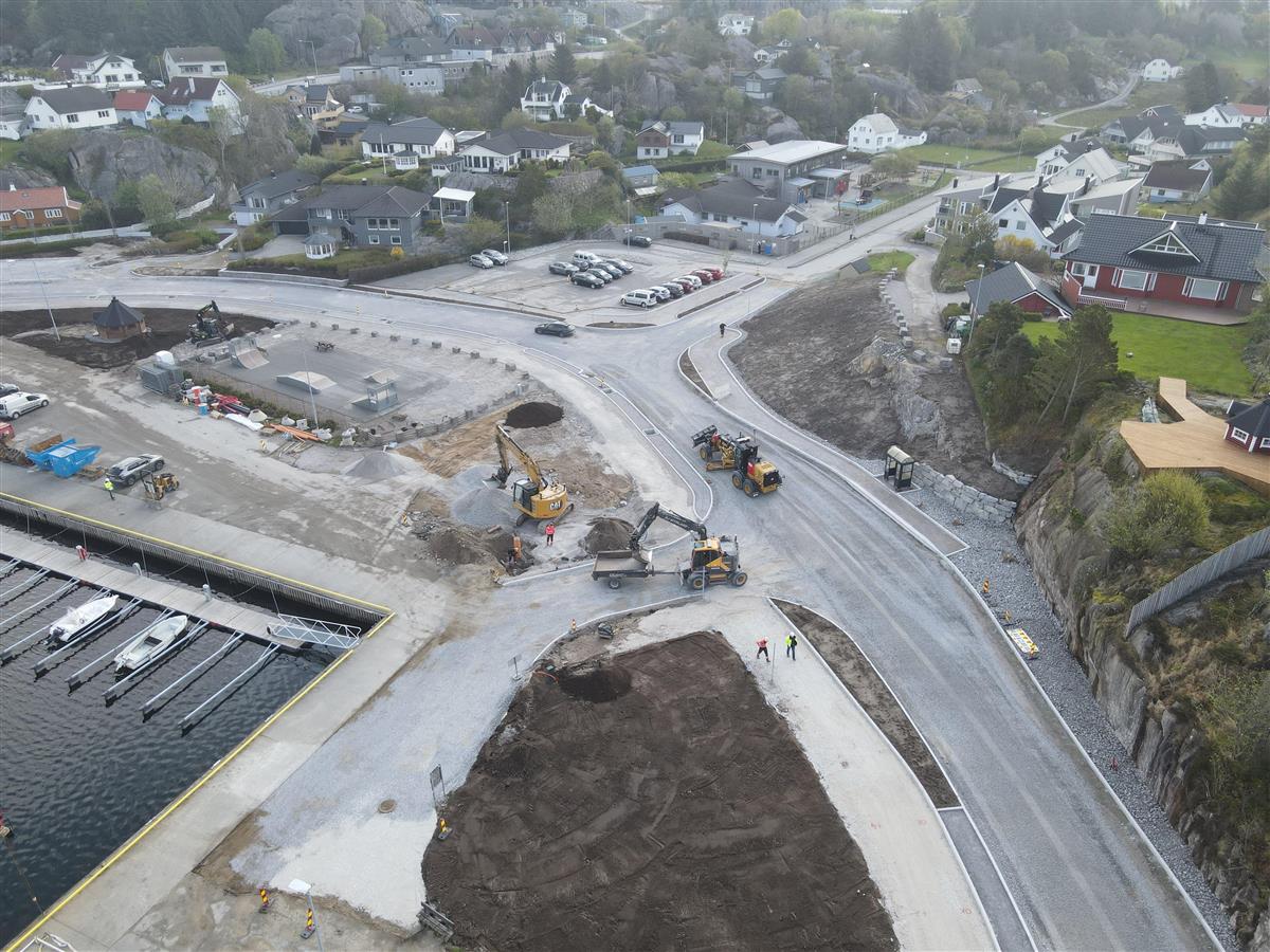 Vegarbeid i Sirevåg, indre havn. Foto. - Klikk for stort bilete